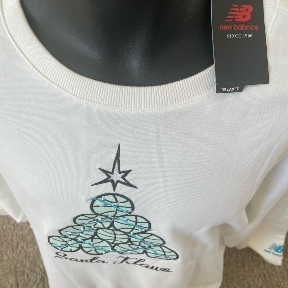 New Balance Kawhi Leonard Signature Santa Klaws Sweater Crew Neck Size XL Mens - Picture 4 of 8